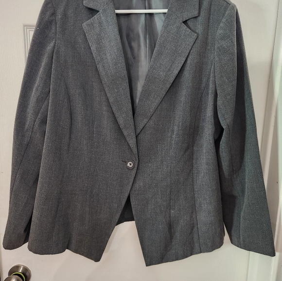 MAYDEAL Ashlley Stewart 16W Gray Blazer with Notched Lapels and Relaxed Fit - Picture 7 of 8